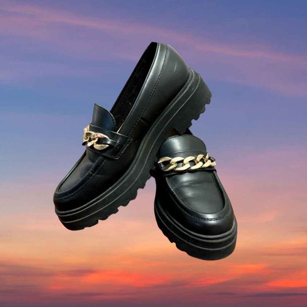A New Day Black Chunky Loafers w/ Gold Chain – Size 6.5
